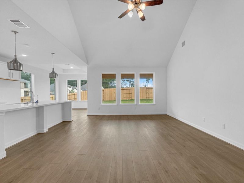 Spacious, unfurnished interior of a new home in Spring Creek Trails, Magnolia (Image 21). Spacious, unfurnished interior of a new home in Spring Creek Trails, Magnolia (Image 21).