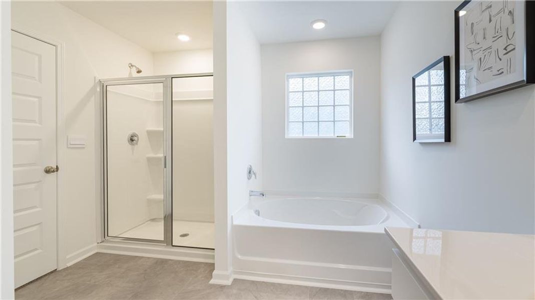 Spacious, unfurnished interior of a new home in Sherwood Manor, College Park (Image 19).