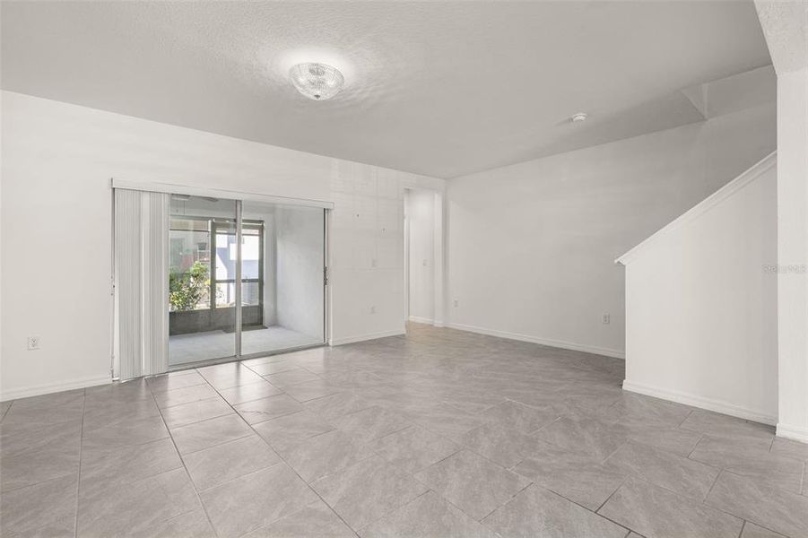 Spacious, unfurnished interior of a new home in , Davenport (Image 25).