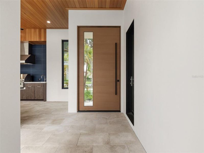 Exterior details and patio area of a home in , Orlando (Image 44).