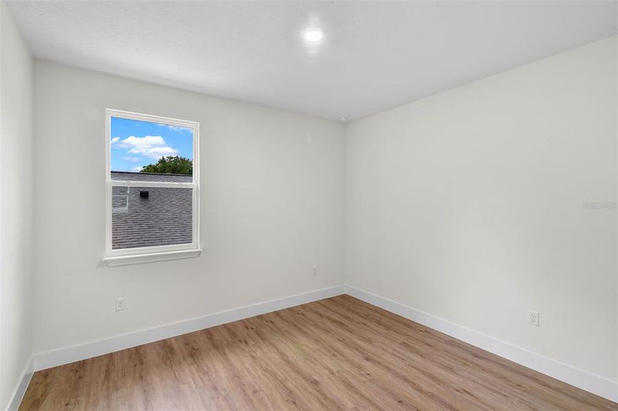 Spacious, unfurnished interior of a new home in , Orlando (Image 33).