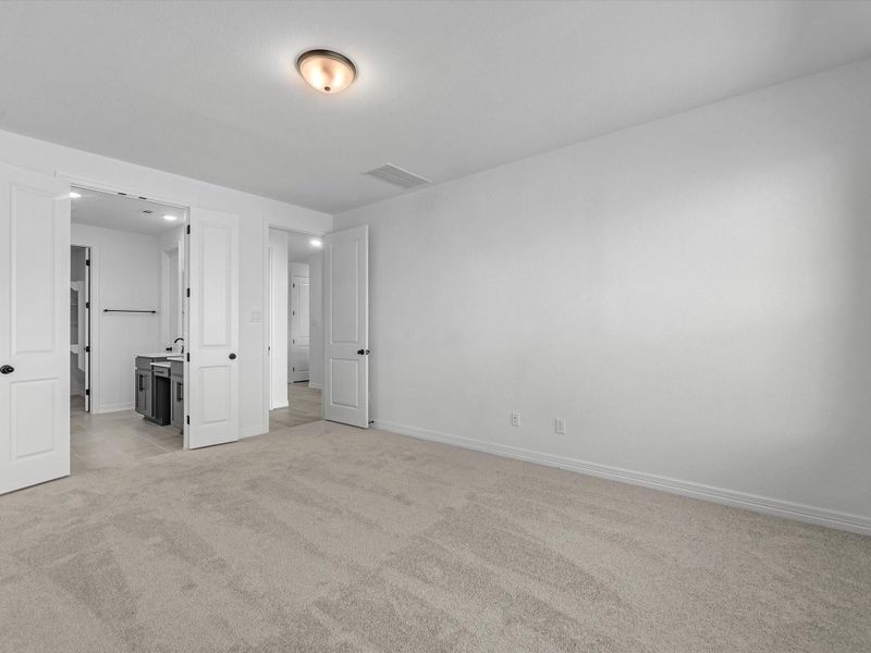 Spacious, unfurnished interior of a new home in Brookewater, Rosenberg (Image 22).