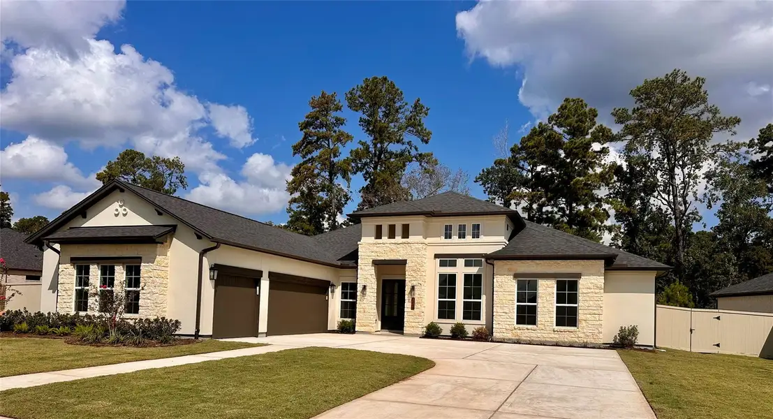 Elegant greeting as you arrive to see your home Elegant greeting as you arrive to see your home