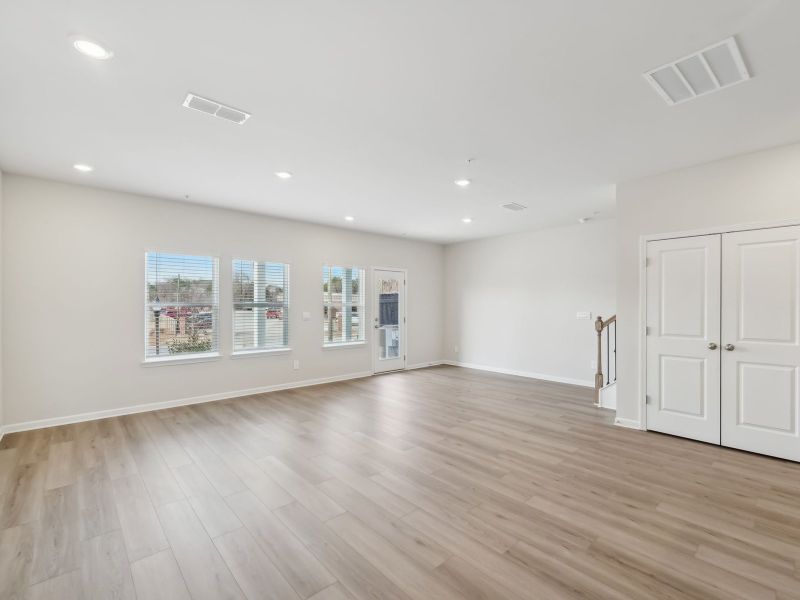 Spacious, unfurnished interior of a new home in Brooks Lake, Loganville (Image 13).