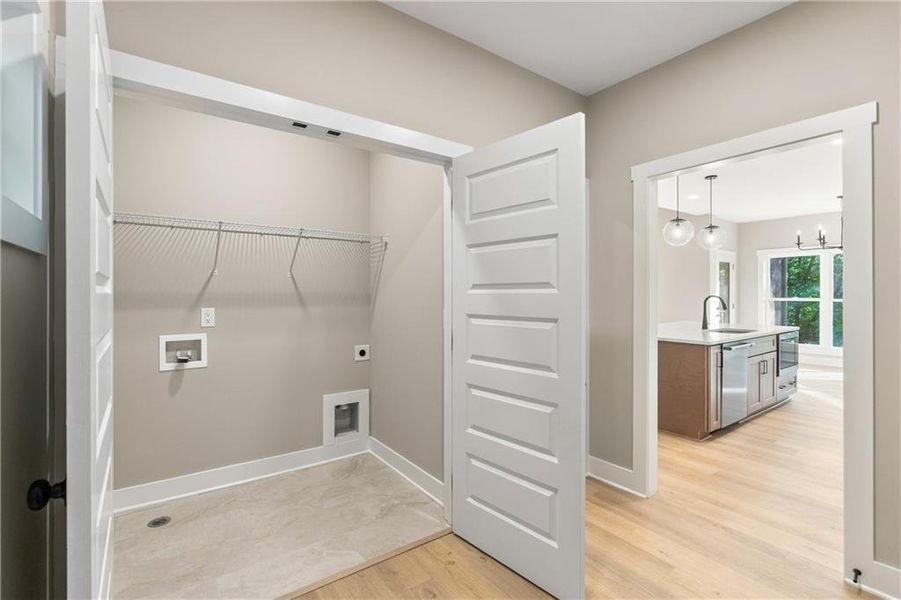 Spacious, unfurnished interior of a new home in , Jasper (Image 39).