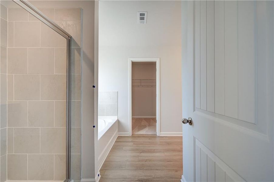 Spacious, unfurnished interior of a new home in Enclave at Evergreen, Fairburn (Image 22). Spacious, unfurnished interior of a new home in Enclave at Evergreen, Fairburn (Image 22).