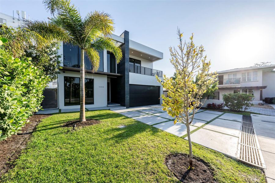 Front exterior of a new home in , Fort Lauderdale, FL, highlighting curb appeal (Image 19).