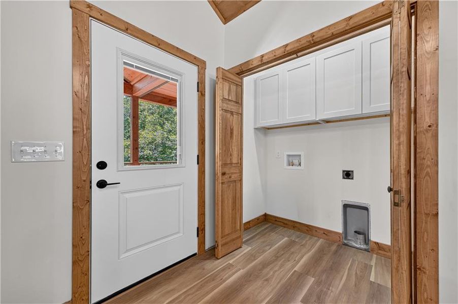Spacious, unfurnished interior of a new home in , Ellijay (Image 22).