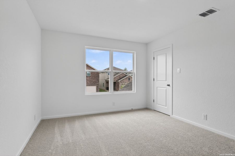Spacious, unfurnished interior of a new home in Hennersby Hollow, San Antonio (Image 17). Spacious, unfurnished interior of a new home in Hennersby Hollow, San Antonio (Image 17).