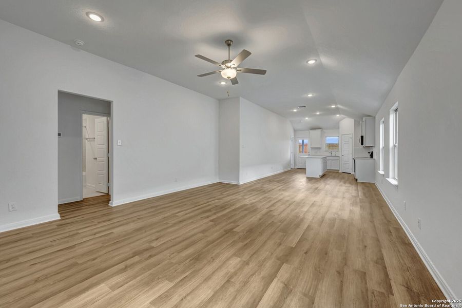 Spacious, unfurnished interior of a new home in Park Place, New Braunfels (Image 19). Spacious, unfurnished interior of a new home in Park Place, New Braunfels (Image 19).