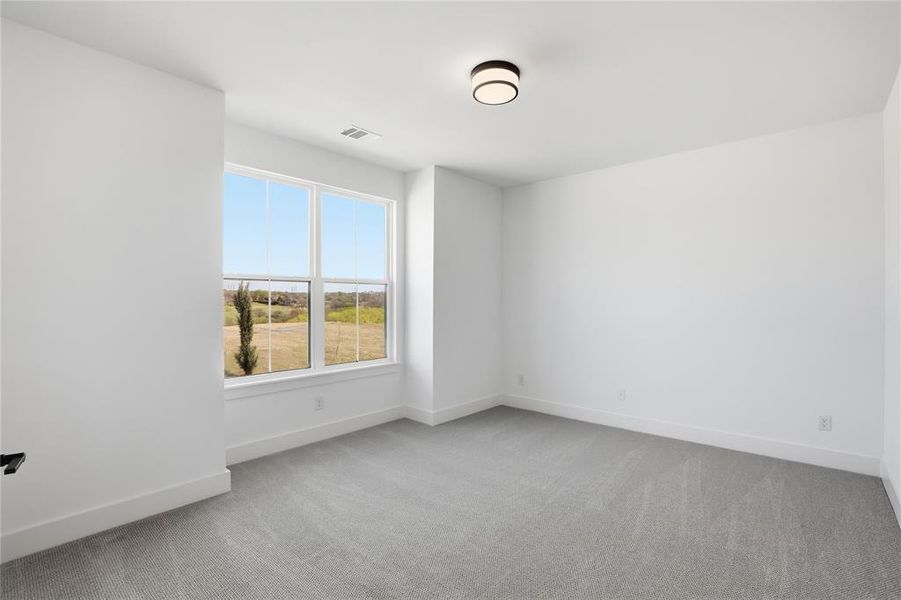 Spacious, unfurnished interior of a new home in Talon Hills, Fort Worth (Image 22).
