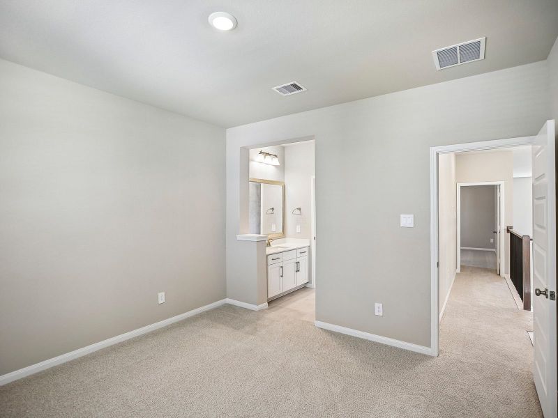 Spacious, unfurnished interior of a new home in Massey Oaks - Estate Series, Pearland (Image 17). Spacious, unfurnished interior of a new home in Massey Oaks - Estate Series, Pearland (Image 17).