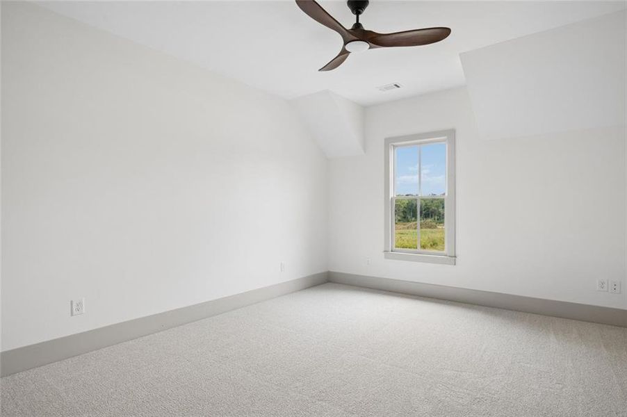 Spacious, unfurnished interior of a new home in , Bogart (Image 21).