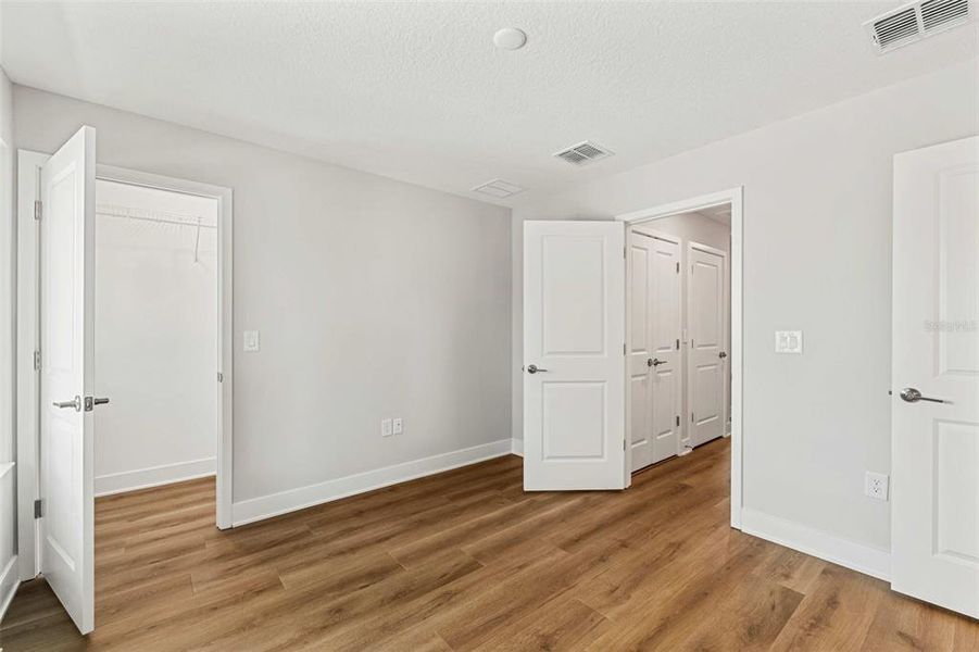 Spacious, unfurnished interior of a new home in , Tampa (Image 11).