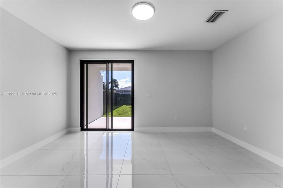 Spacious, unfurnished interior of a new home in , Miami (Image 21).