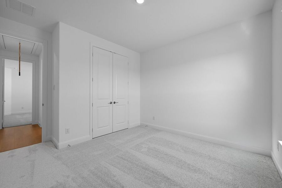 Spacious, unfurnished interior of a new home in South Oak 60s, Lakewood Village (Image 22). Spacious, unfurnished interior of a new home in South Oak 60s, Lakewood Village (Image 22).