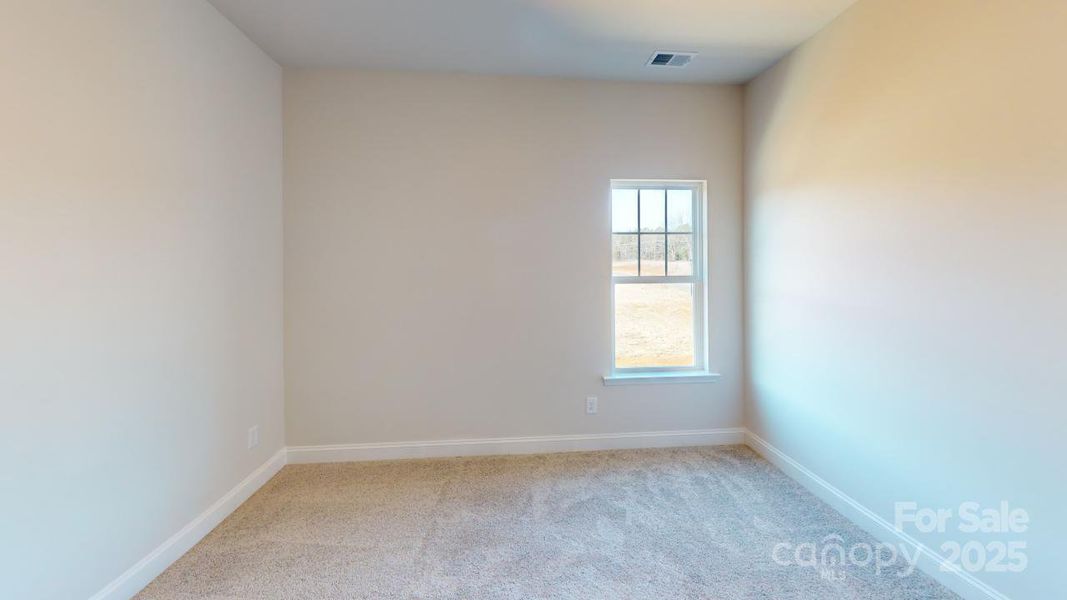 Spacious, unfurnished interior of a new home in Edgewood Preserve, Huntersville (Image 7).