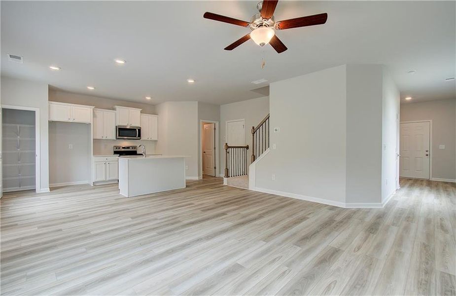 Spacious, unfurnished interior of a new home in Chapel Hill, Newnan (Image 16).