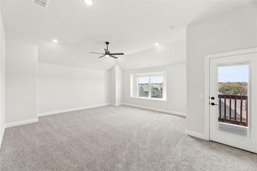 Spacious, unfurnished interior of a new home in Ridgepoint, Midlothian (Image 35).