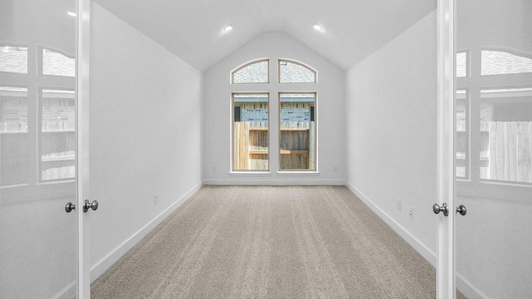 Spacious, unfurnished interior of a new home in Evergreen 50', Conroe (Image 10).