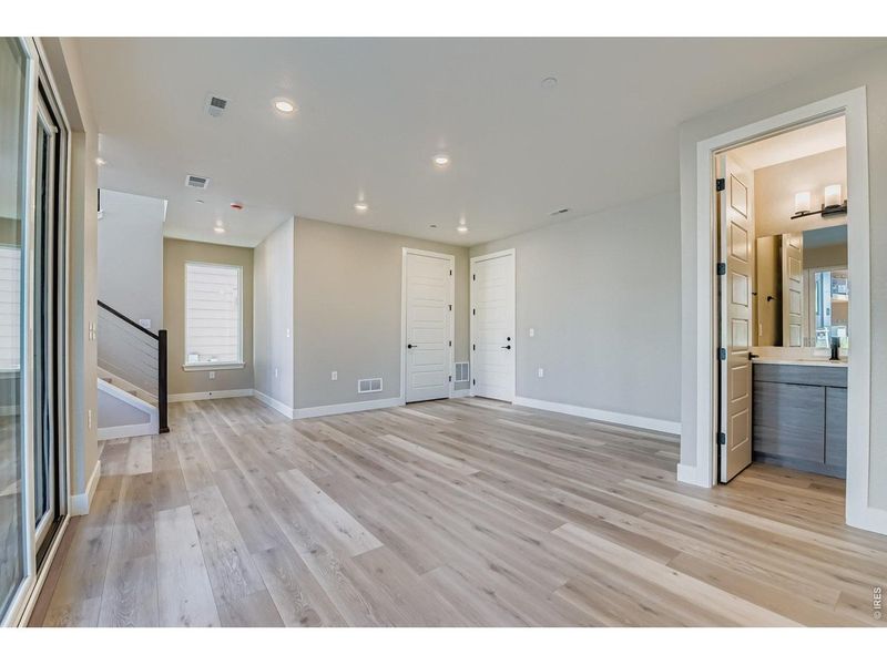 Spacious, unfurnished interior of a new home in Baseline, Broomfield (Image 24).