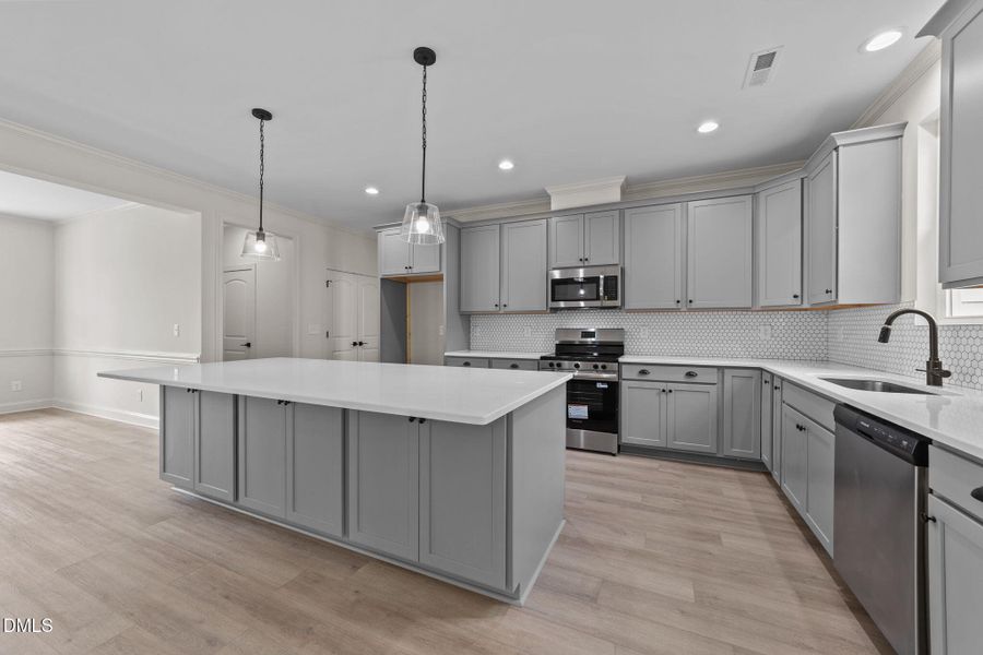 25-web-or-mls-VB4A7394