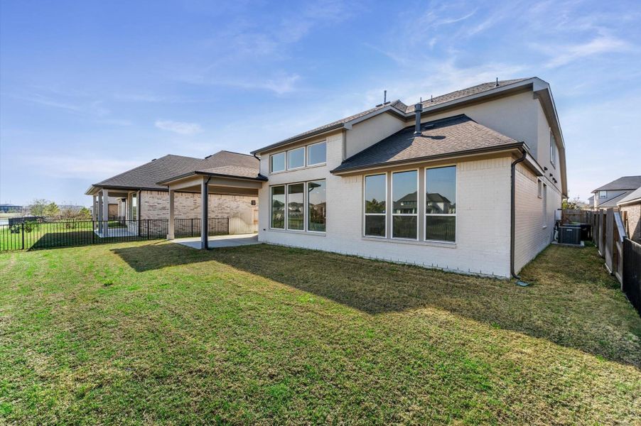 Exterior details and patio area of a home in Cross Creek Ranch, Fulshear (Image 27).