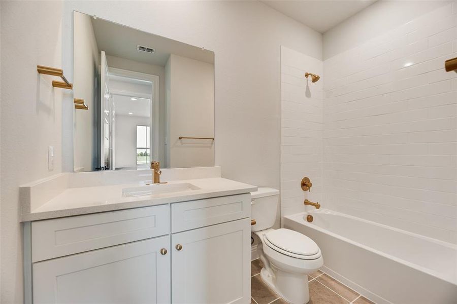 Furnished interior view inside a new home in Villages of Creekwood, Frisco (Image 7). Furnished interior view inside a new home in Villages of Creekwood, Frisco (Image 7).