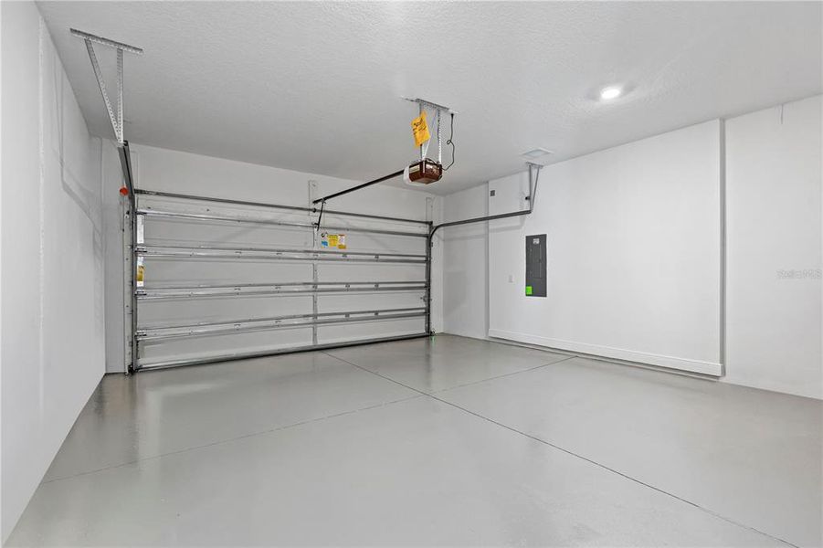Spacious, unfurnished interior of a new home in Woodland Preserve, Parrish (Image 20).