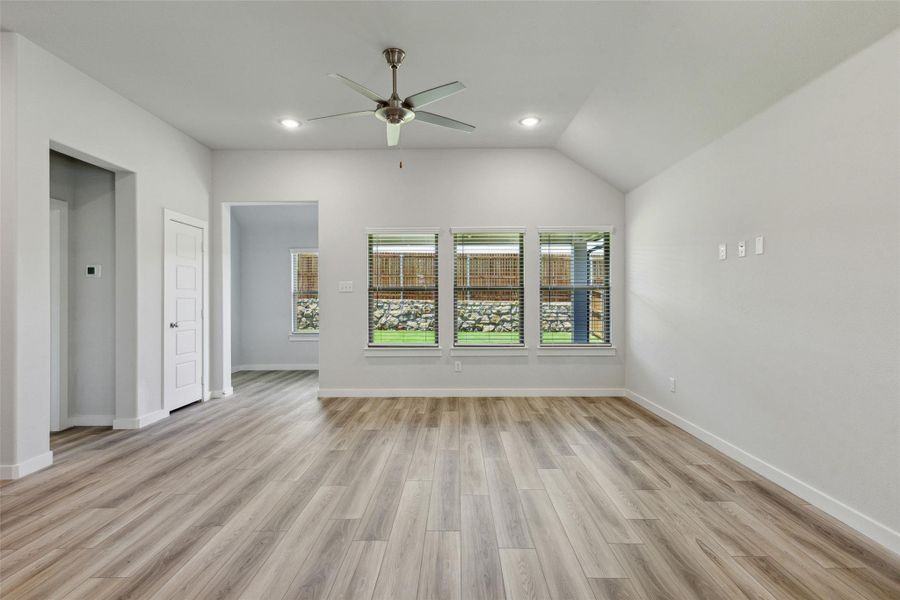 Spacious, unfurnished interior of a new home in Prairie Winds, Hutto (Image 25).