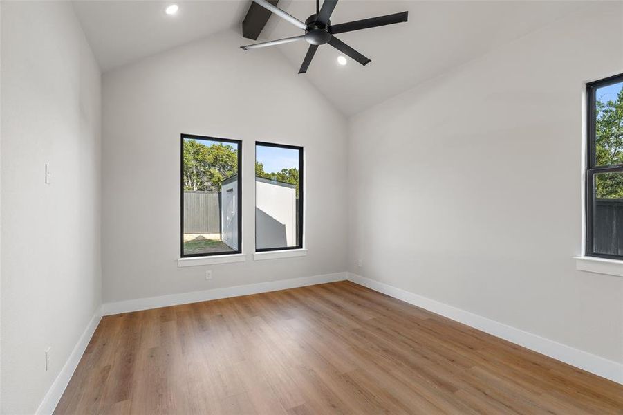 Spacious, unfurnished interior of a new home in , Granbury (Image 16).