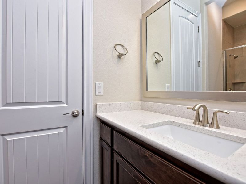 Representative interior finishes for a home built from the Siena II by Giddens Homes in Clearwater Ranch, Liberty Hill (Image 23).