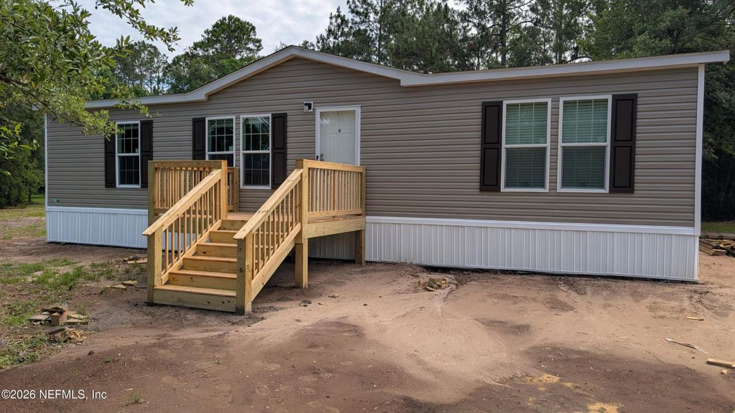 Exterior details and patio area of a home in , Callahan (Image 16).