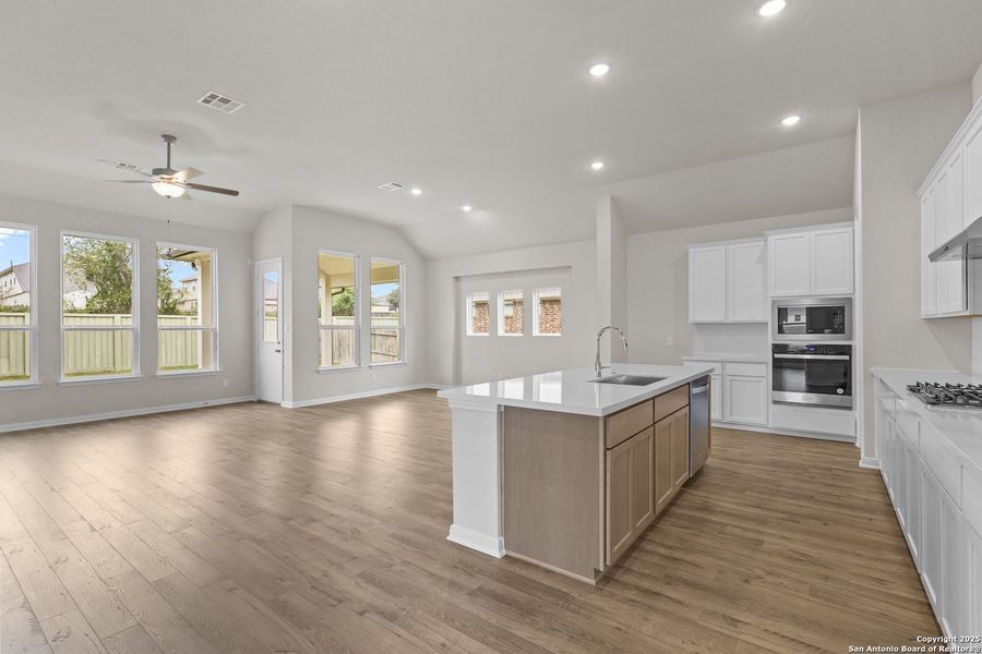 Furnished interior view inside a new home in Foxbrook, Cibolo (Image 14). Furnished interior view inside a new home in Foxbrook, Cibolo (Image 14).