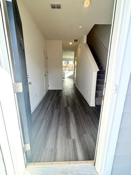 Spacious, unfurnished interior of a new home in Chestnut Grove, Douglasville (Image 8).