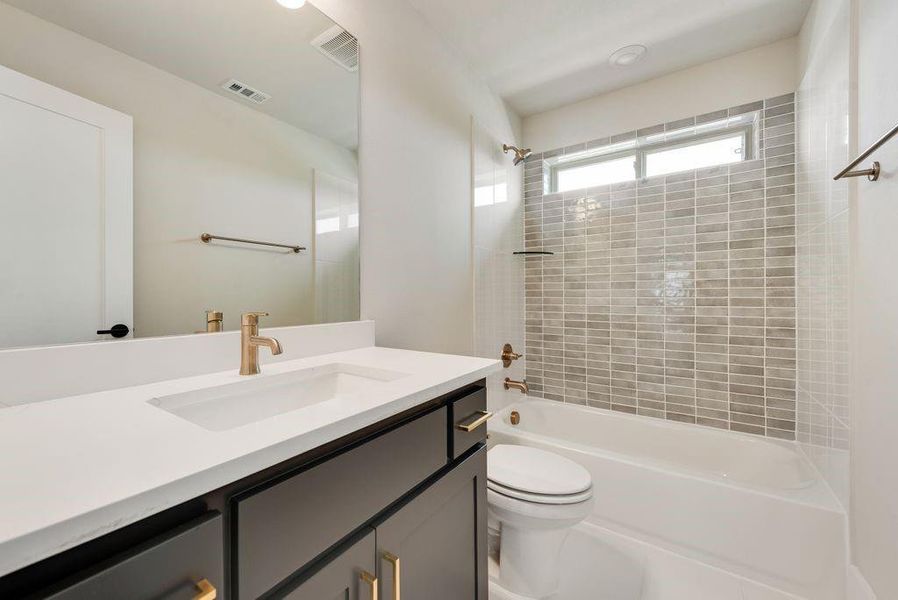 Furnished interior view inside a new home in Park Place, Prosper (Image 10).