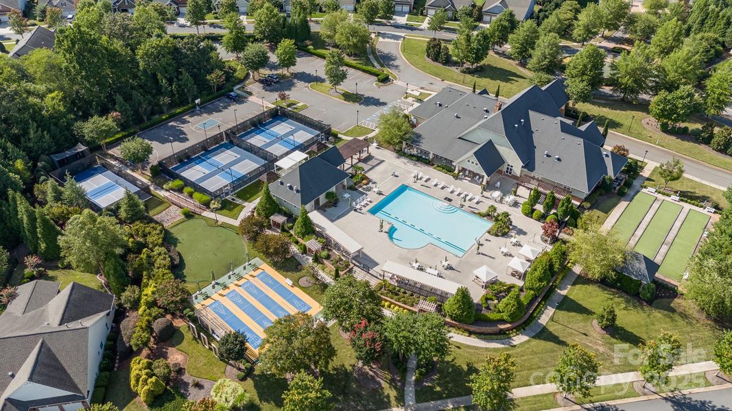 Wonderful amenities - so many choices! Wonderful amenities - so many choices!