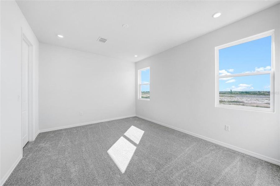 Spacious, unfurnished interior of a new home in Turnleaf, Punta Gorda (Image 18).
