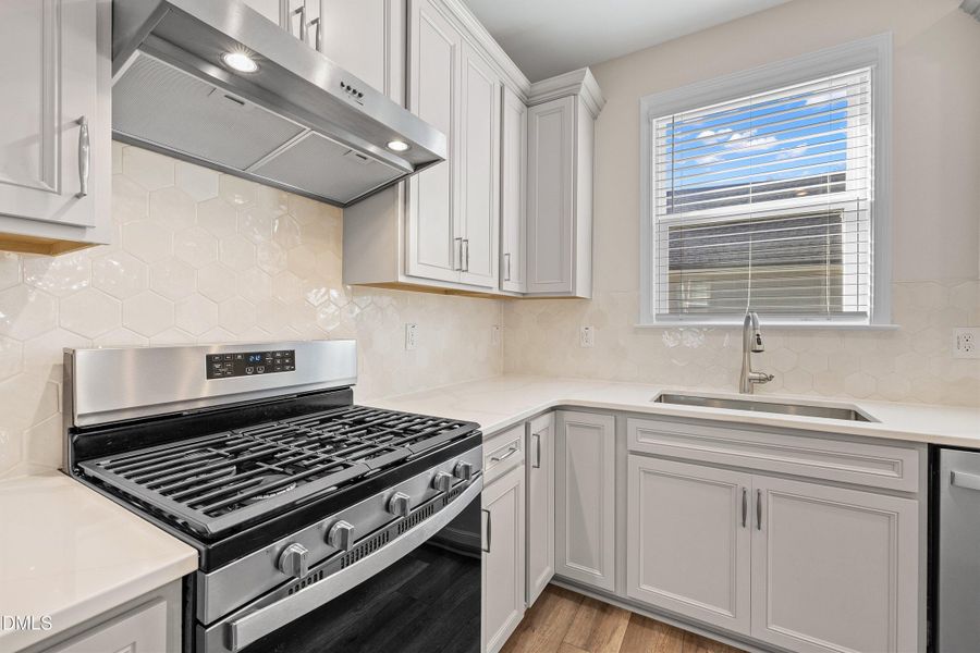 06-8212 White Star Dr_8063