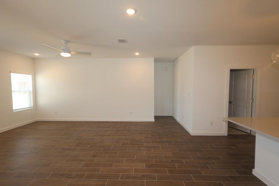 Spacious, unfurnished interior of a new home in Aspire at Ashland, Angleton (Image 9).