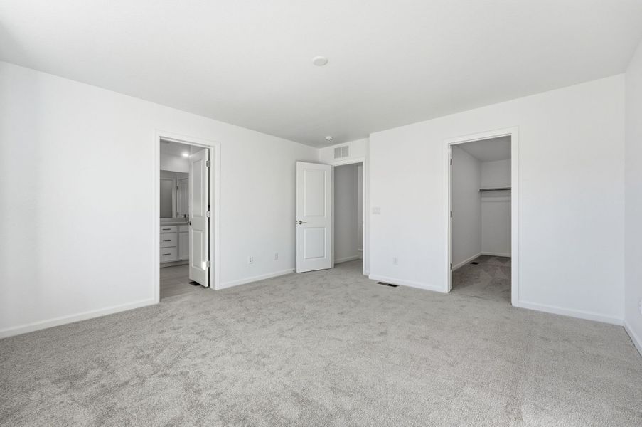 Spacious, unfurnished interior of a new home in Trailstone, Arvada (Image 20). Spacious, unfurnished interior of a new home in Trailstone, Arvada (Image 20).