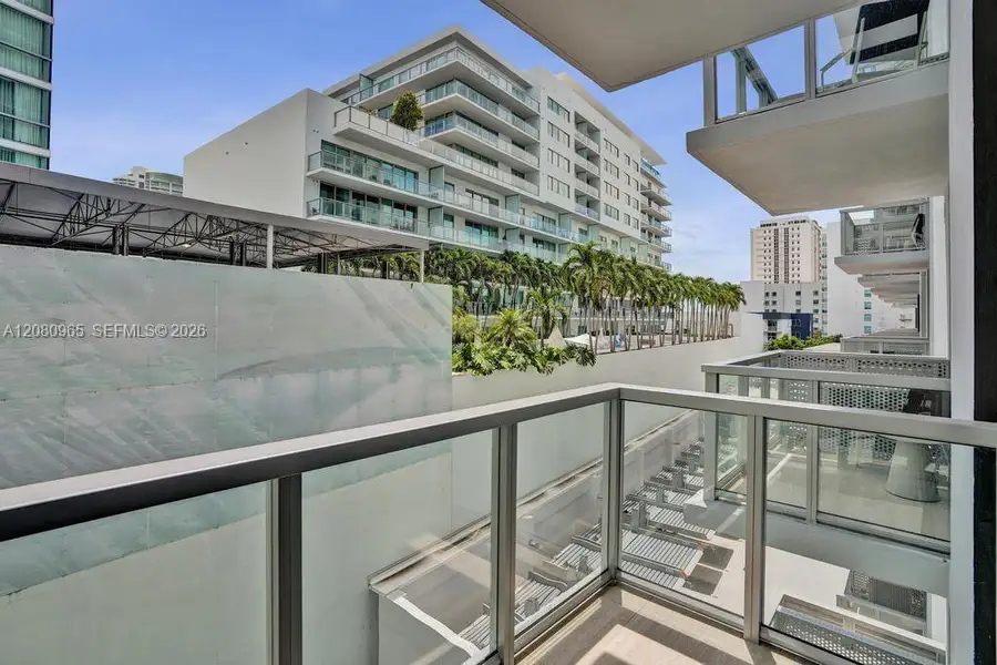 Condo located in Miami, FL showcasing its design and architecture (Image 3).