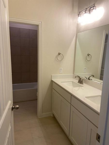 Furnished interior view inside a new home in Hillview Addition, Decatur (Image 5).