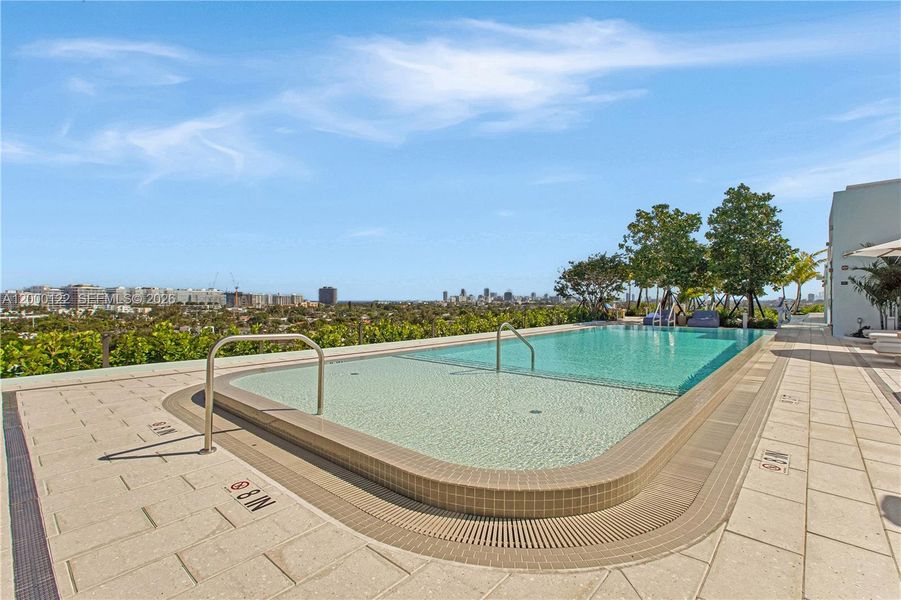 Community amenities in , Miami Beach (Image 70).