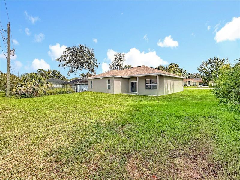 Exterior details and patio area of a home in , Ocala (Image 26).