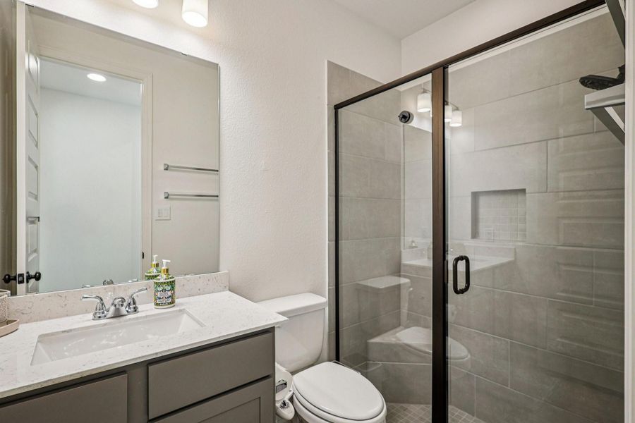 Furnished interior view inside a new home in Sienna, Missouri City (Image 16).