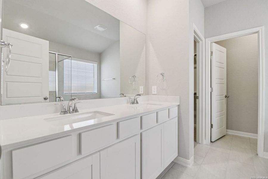 Furnished interior view inside a new home in Sagebrooke - Classic Series, San Antonio (Image 6).