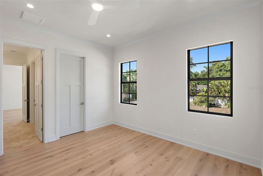 Spacious, unfurnished interior of a new home in , St. Petersburg (Image 52). Spacious, unfurnished interior of a new home in , St. Petersburg (Image 52).