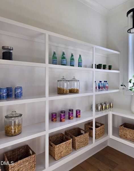 Pantry (2) Pantry (2)