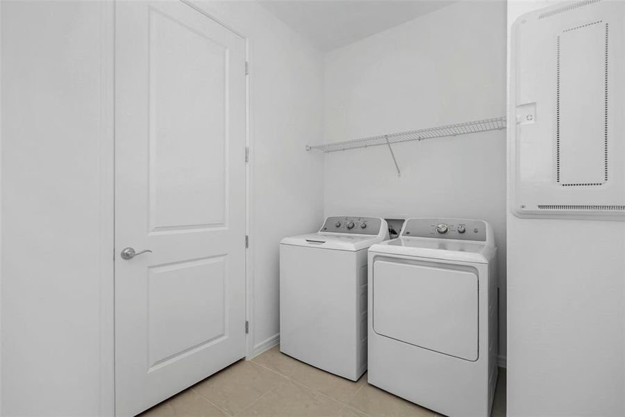 Furnished interior view inside a new home in , Ocala (Image 33).